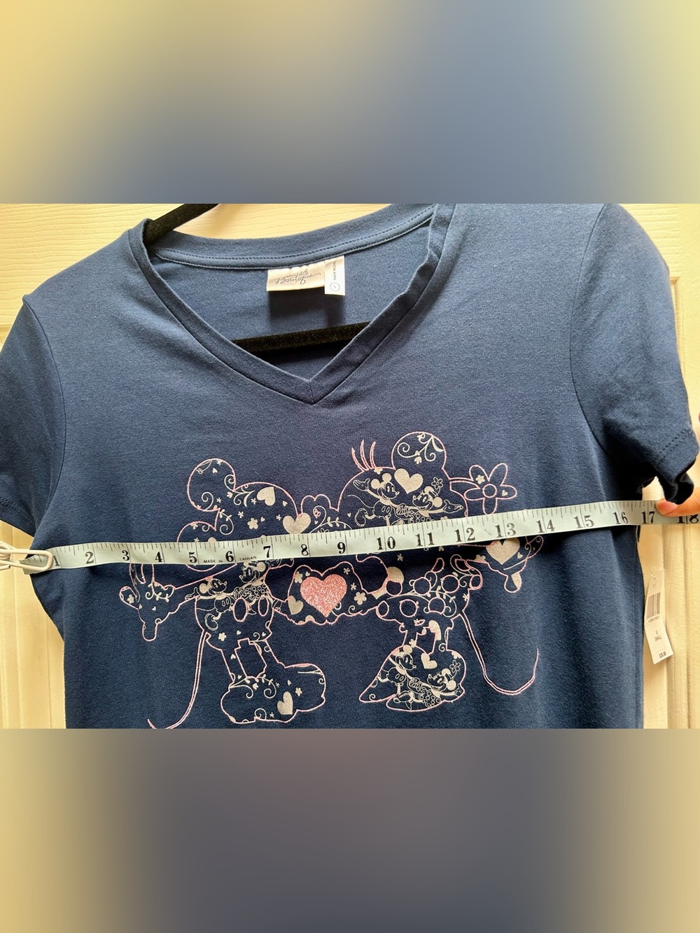 NWT DISNEY Navy V-neck Mickey & Minnie Heart Graphic Tee with Chiffon Hem Small - Picture 9 of 11